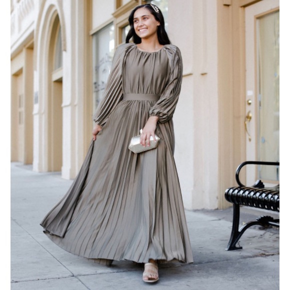 Dainty Jewells Dresses & Skirts - Dainty Jewells dress